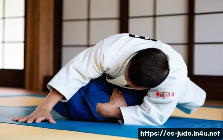 유도 강의 DVD 추천 - A focused judo training session at home showing a young adult male wearing a traditional white gi pr...